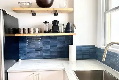 Image de *New* cute & charming sleeps 6 in South Van