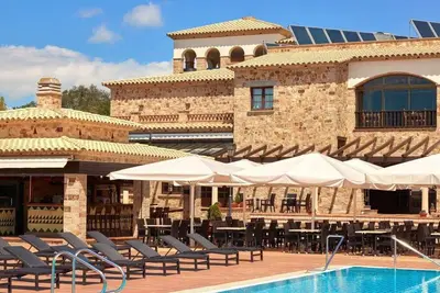 Image de Joli appartement pour 4 personnes avec piscine, Wifi, Tv et terrasse