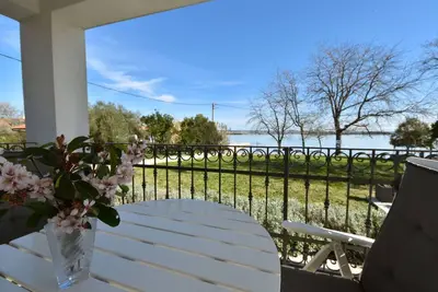 Image de Merveilleuse maison de vacances privée pour 4 personnes avec climatisation, Wifi, Tv et terrasse