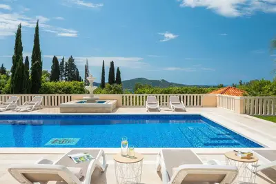 Image de Villa de luxe 6 chambres pour 12 personnes, avec piscine chauffée, proche de la mer