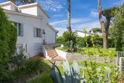 Image de Belle maison de vacances privée avec climatisation, bain à remous, Wifi, Tv, terrasse, parking