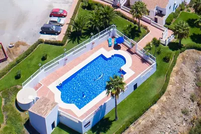 Image de Agréable appartement avec Wifi, piscine, climatisation, Tv, terrasse et animaux admis