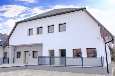 Image de Joli appartement pour 5 personnes avec Wifi, Tv, terrasse, vue panoramique et parking