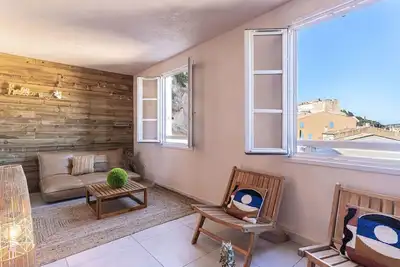 Image de Agréable appartement pour 4 personnes avec Wifi, climatisation, Tv, patio et parking