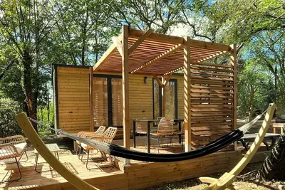 Image de Appartement dans une maison de vacances avec piscine, Wifi, climatisation, Tv, terrasse, parking