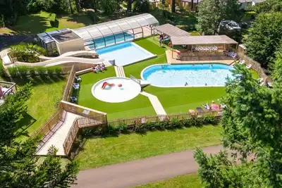 Image de Appartement avec piscine, Wifi, bain à remous, climatisation, Tv, terrasse