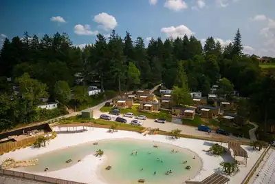 Image de Appartement avec piscine, Wifi, bain à remous, climatisation, Tv, terrasse