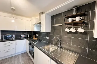 Image de Densham House by Blue Skies Stays