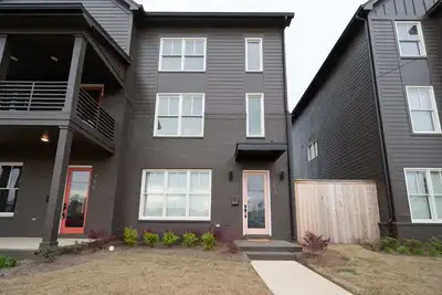 Image de Newly Built Townhome - Close to Everything Midtown