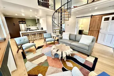 Image de Modern Twist In Downtown Wilmington 3/2 Stunner!