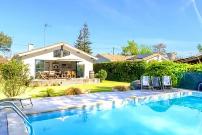 Image de Belle maison de vacances privée avec piscine privée, climatisation, Wifi, Tv, terrasse et parking