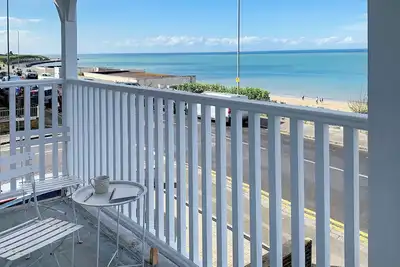 Image de 5 chambres à coucher à Westbrook, near Margate