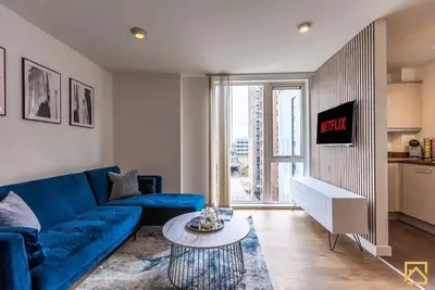 Image de Luxury 2-Bedroom, Central Mk, Free Parking, Wi-Fi