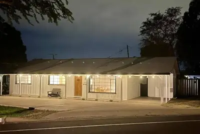 Camelback Mountain View Sauna Haus - 1 night reservations welcome