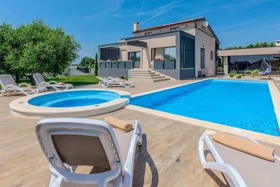 Image de Superbe maison de 5 chambres à Privlaka