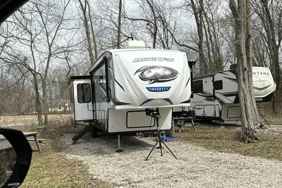 Image de Great for the traveling crew to Robinson for work. Comes with everything needed!