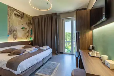 Image de Appartement confortable de 3 chambres à.