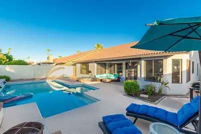 Image de Family Oasis, Pvt Pool, Bar, Work Desk, Games, Near Dining, Fun & Salt River