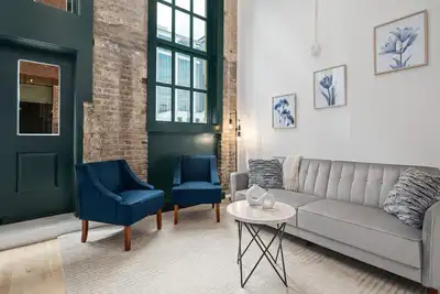 Image de Stylish Dt Apartment Loft l Rooftop+Parking+Gym! Sleeps 4 \n