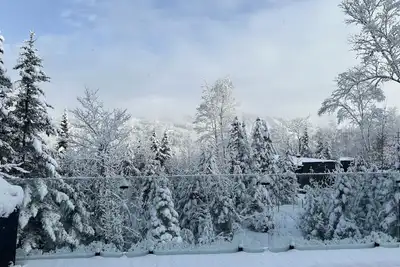 Image de Au Chalet ÉtoiléÀ une minute de Val St-come. Idéal pour plusieurs familles.