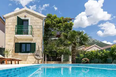 Image de Belle maison à Omis avec WiFi