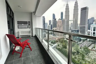 Image de Home away from home! Amazing 3 bedroom condo near Klcc with the best view.