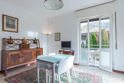 Image de Cozy apt with 2 bedrooms, balcony!