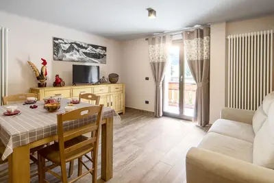 Image de Appartement '4061 Maison Gerard - Roccia Viva' avec vue sur la montagne, jardin partagé et Wi-Fi