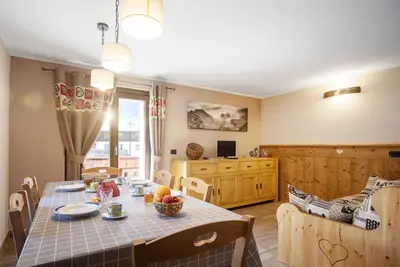 Image de Appartement 'Punta Ceresole 4061 Maison Gerard' avec vue sur la montagne, jardin partagé et Wi-Fi