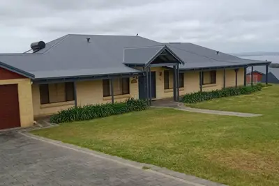 Image de Celestial Heights: Spacious with stunning panoramic views