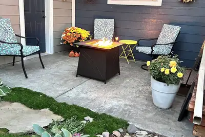 Image de Charming Studio 10 min from airport dog friendly