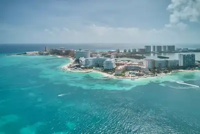 Image de Cancún | Romantic Beach Retreat | Pool + Beach