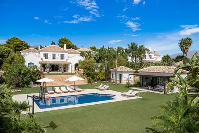 Villa Paraiso - Gym | Putting Green | Heated Pool
