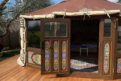 Image de Try an experiential holiday in a real Mongolian Yurt! Amazing!