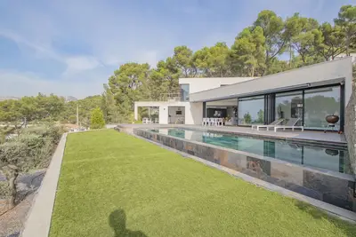 Image de Villa moderne piscine vue mer 6 personnes quartier residenciel Faron