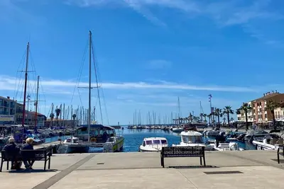 Image de \"Appartement Confortable au Port de Mèze, à Deux Pas de la Plage et des Commerces\"