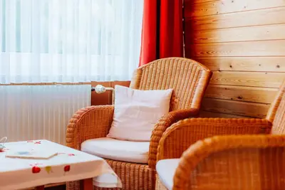 Image de Holiday Apartment \"Theo's Bähnli\" - spacious apartment with room for 11 people