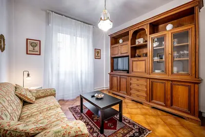 Image de Yid confortevole con ascensore