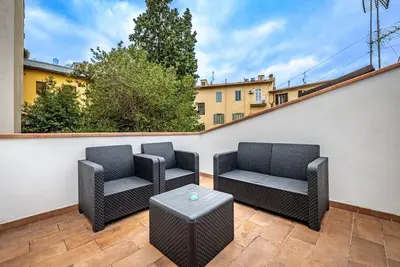 Image de Yid Donatello con terrazzo