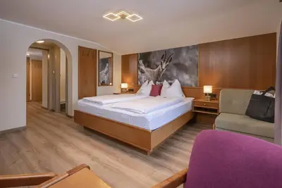 Junior Suite, Dusche, Wc, 2 Schlafräume, 2 Nächte - S'acherl