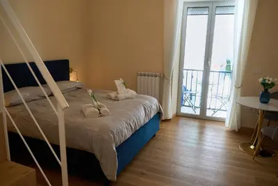 Image de Alesuite è una Suite nel Cuore Della Città di Napoli e ben Collegata