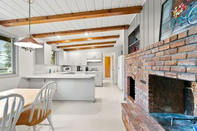 Spacious Home With Hiking Nearby & Mountain Views