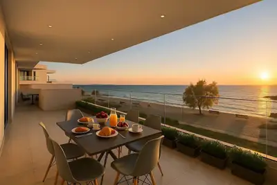 Image de Beachfront Artemida Retreat - Peony Seabreeze Gem