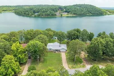 Image de Twilight Lodge on Diamond Lake - Waterfront Home