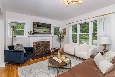 Image de 3 bed/2 bath- Walk to Jack Trice