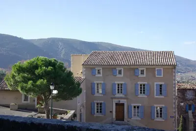 Image de Appartement au coeur du village de Bonnieux: Le Chef d'Escadron