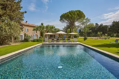 Image de Grande maison à louer avec piscine dans le Luberon - Le Mas du Haut Cabedan