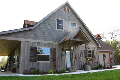 Image de Rustic Cabin on 40 Acre Working Cattle Ranch ~Wineries Hiking Family friendly~