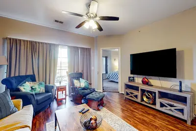 Image de Golf course-front condo with pool, tennis, golf, hot tub, golf views, game room