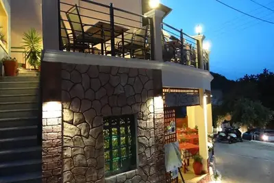 Image de 3 bedroomed sea view house! 5 minutes from the beach